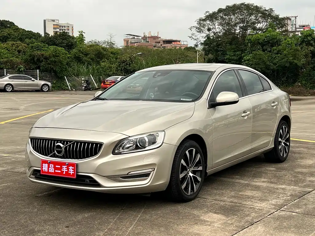 2019 Volvo S60 - zdjęcie 1 z 15