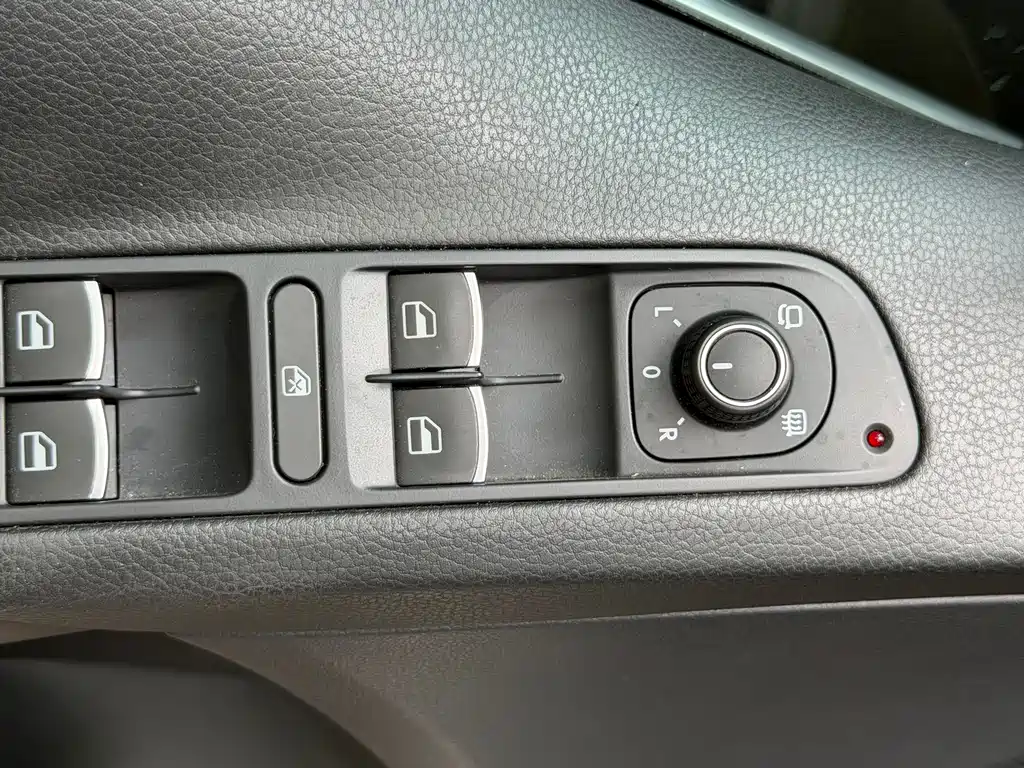 Volkswagen Tiguan — миниатюра 11