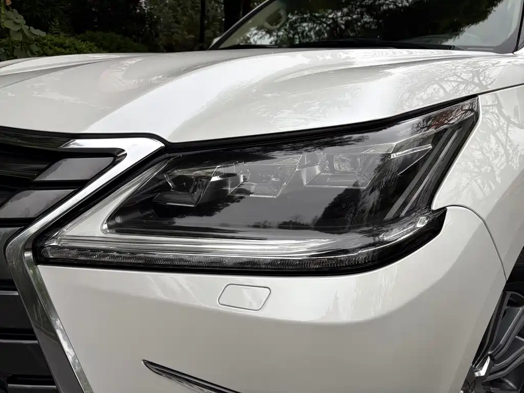 Lexus LX — миниатюра 24
