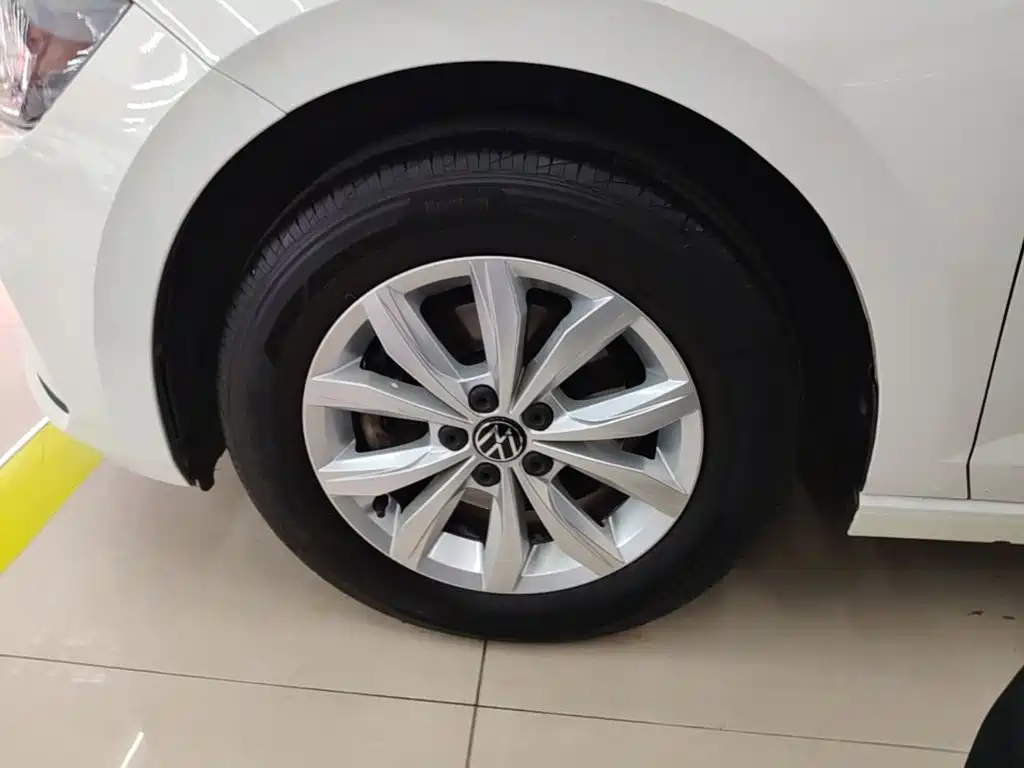 Volkswagen Polo — миниатюра 23