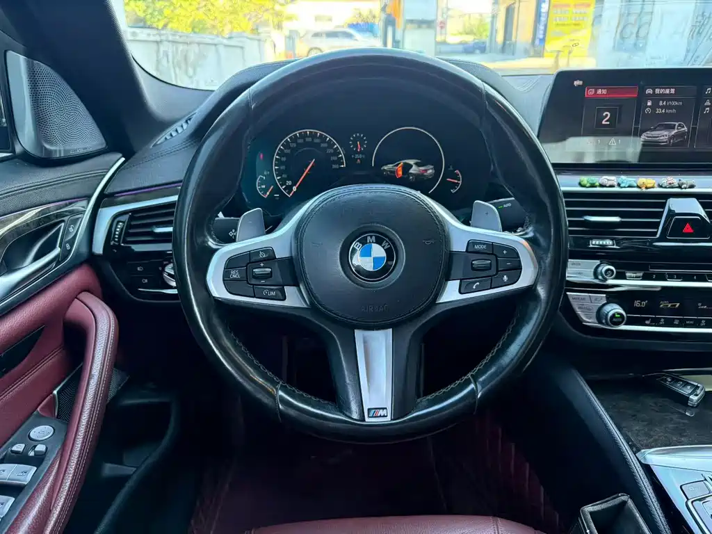BMW 5 Series — миниатюра 8