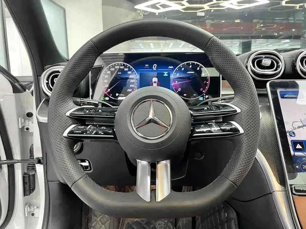 Mercedes-Benz C-Class — миниатюра 14