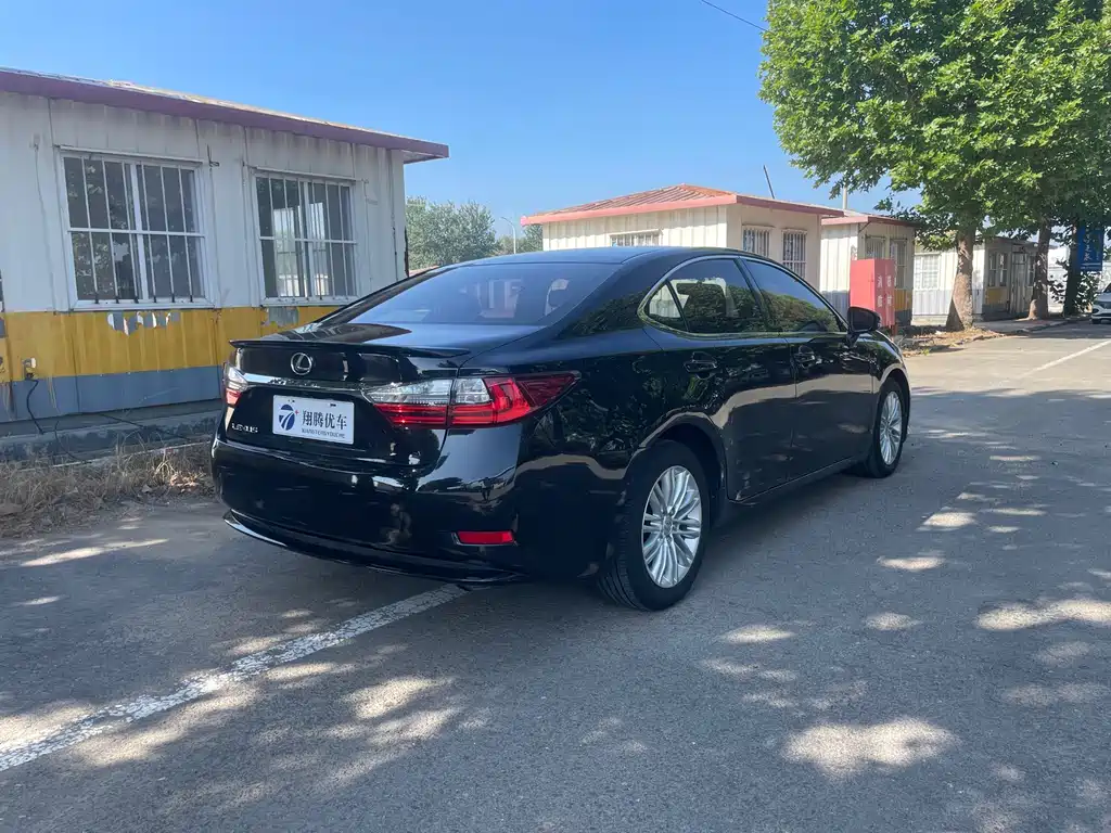 Lexus ES — миниатюра 5