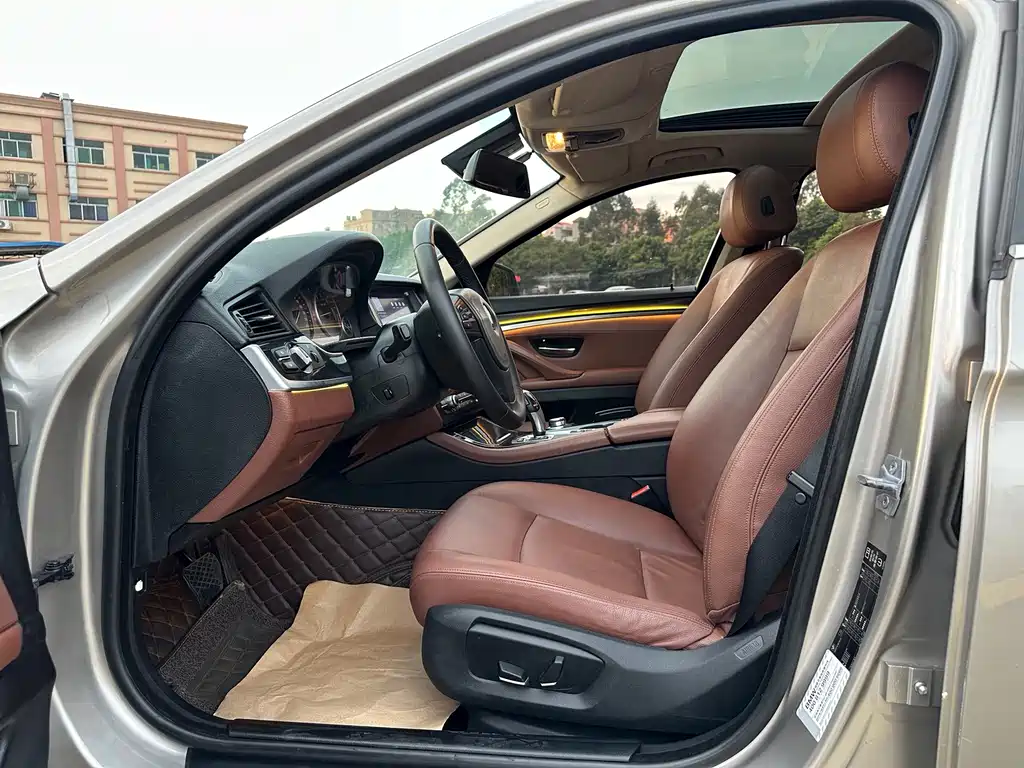 BMW 5 Series — миниатюра 4