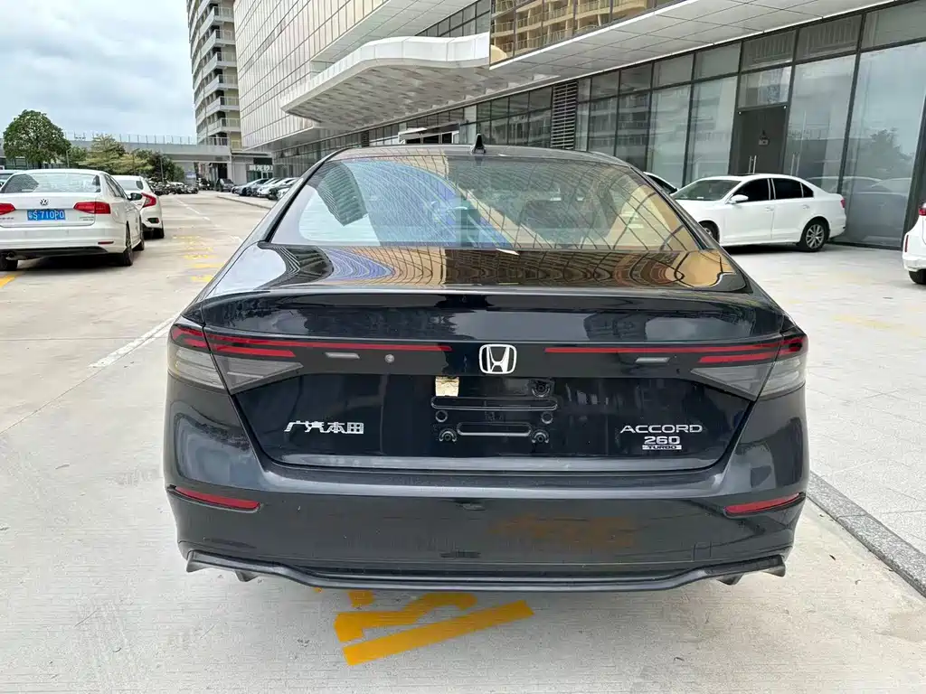Honda Accord — миниатюра 8