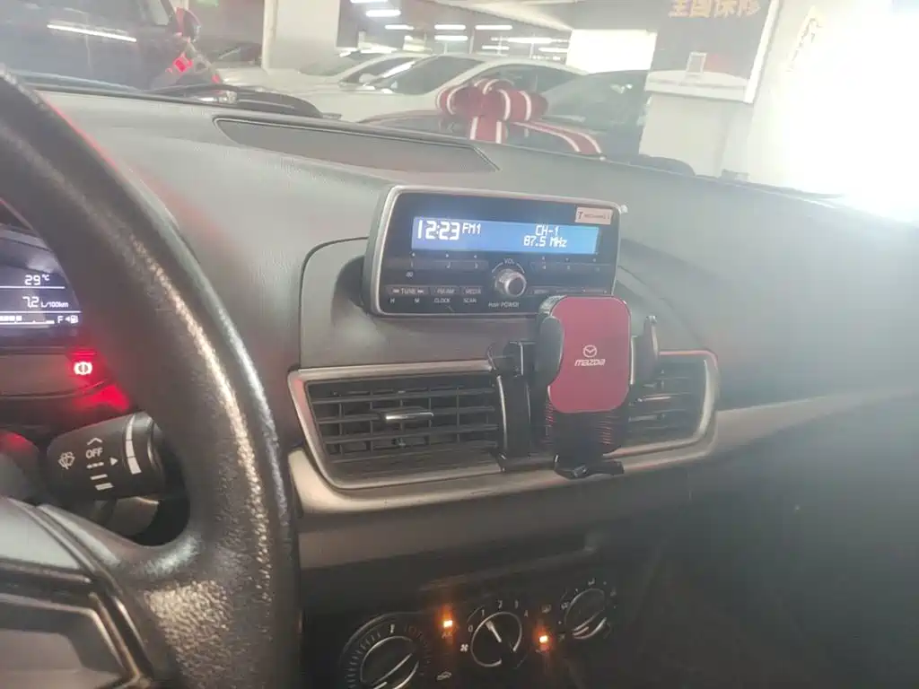 Mazda 3 Axela — миниатюра 13