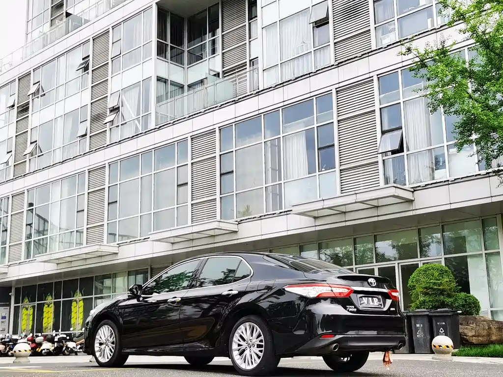 Toyota Camry 2018 2.5G Luxury