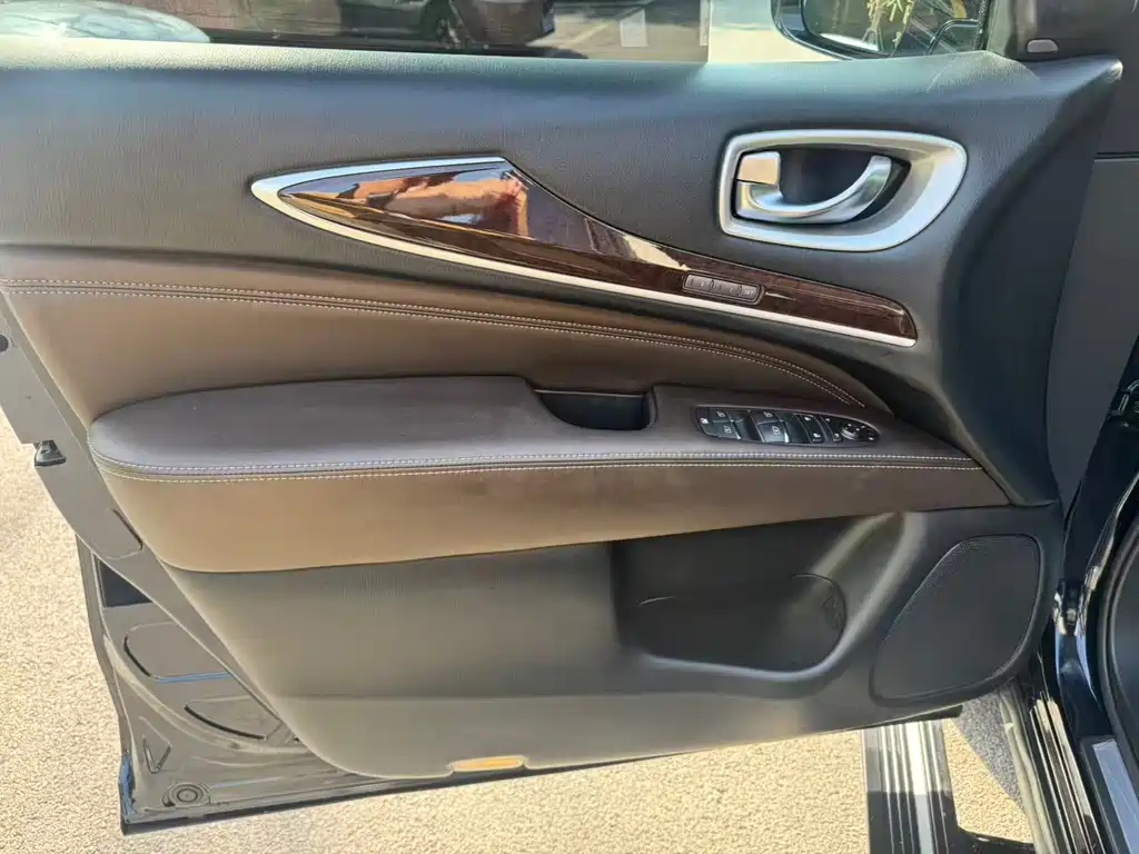 Infiniti QX60 (Import) — миниатюра 4