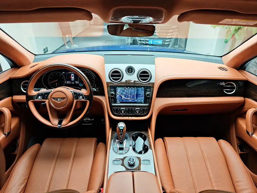 Bentley Bentayga — миниатюра 5
