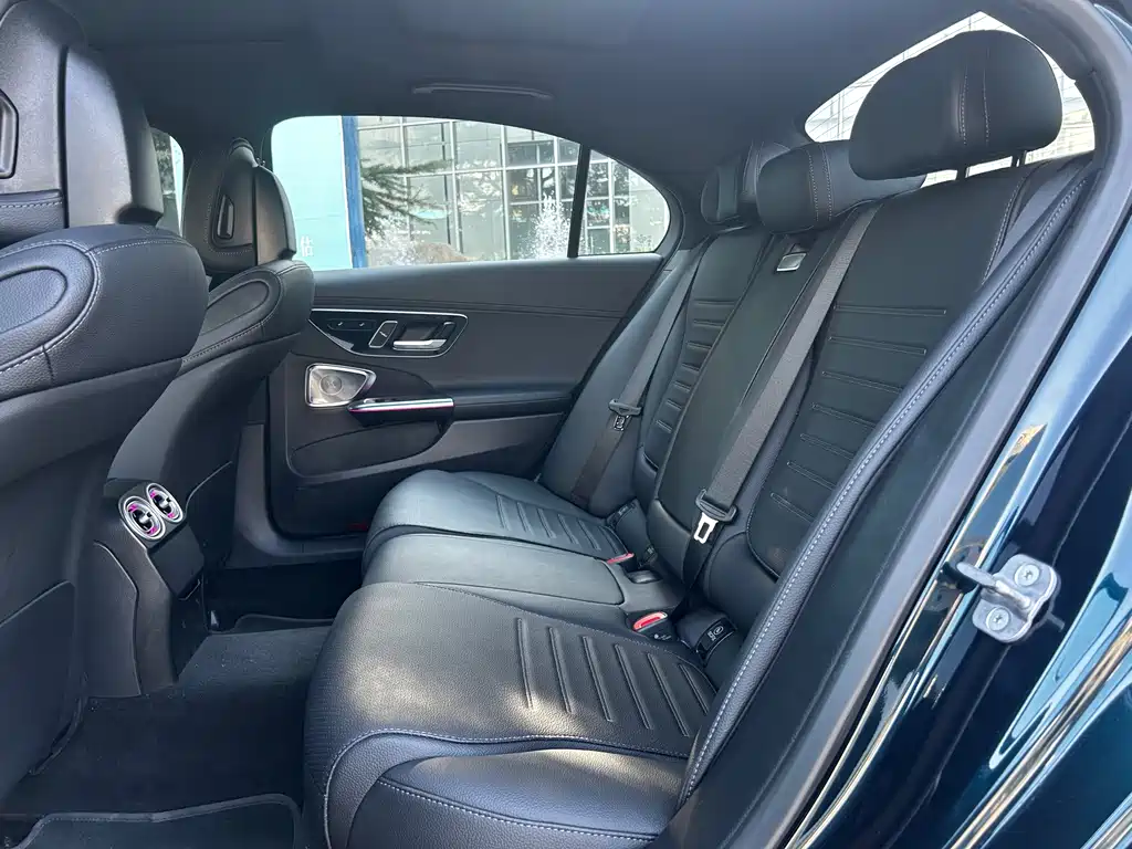Mercedes-Benz C-Class — миниатюра 9