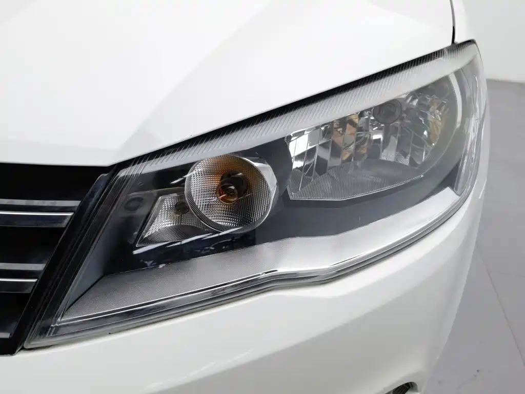 Volkswagen Jetta — миниатюра 7