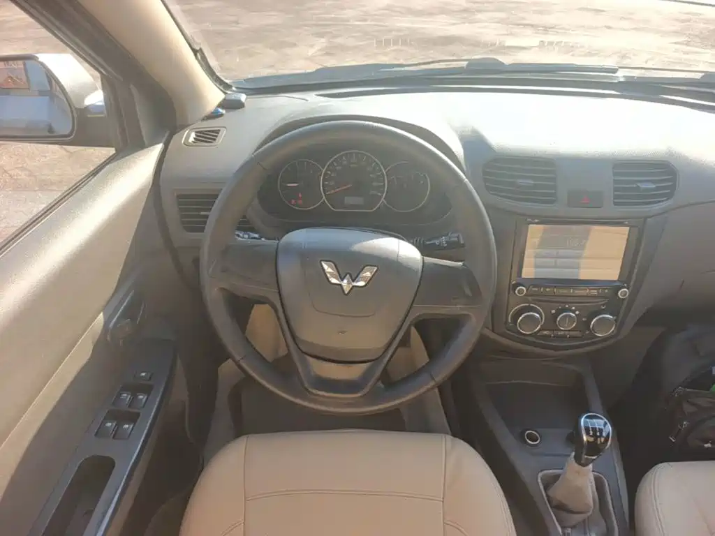 Wuling Hongguang — миниатюра 11