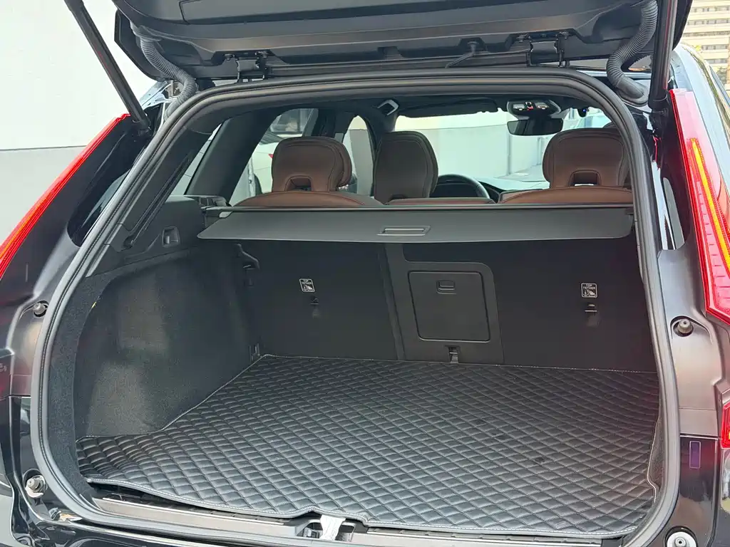 Volvo XC60 — миниатюра 6