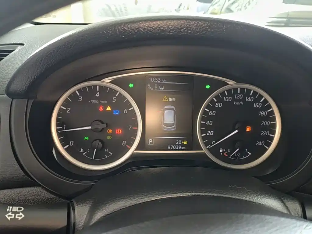 Nissan Tiida — миниатюра 12