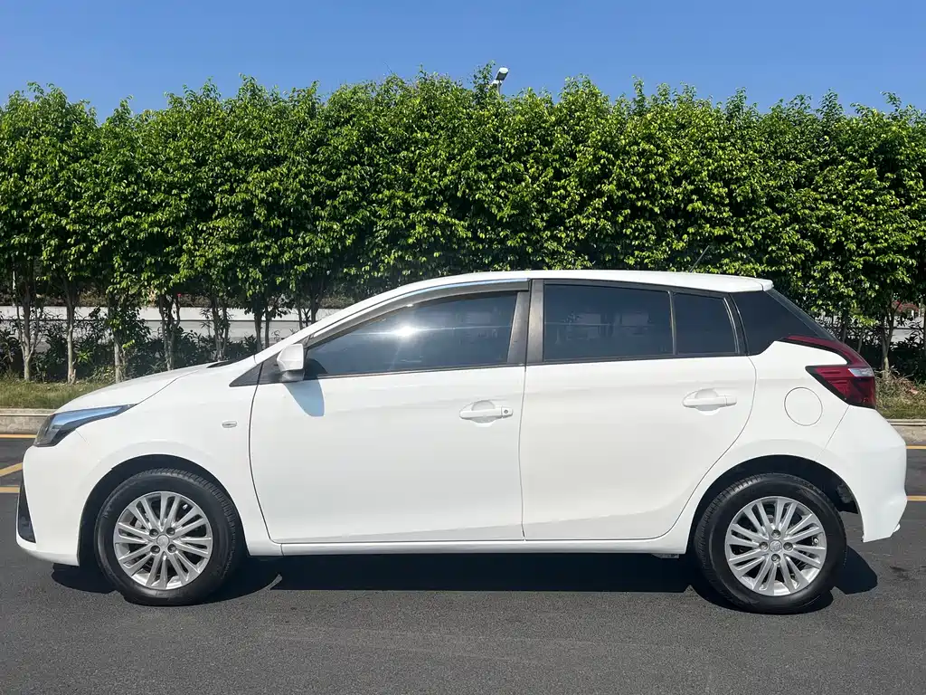 Toyota Yaris L — миниатюра 7