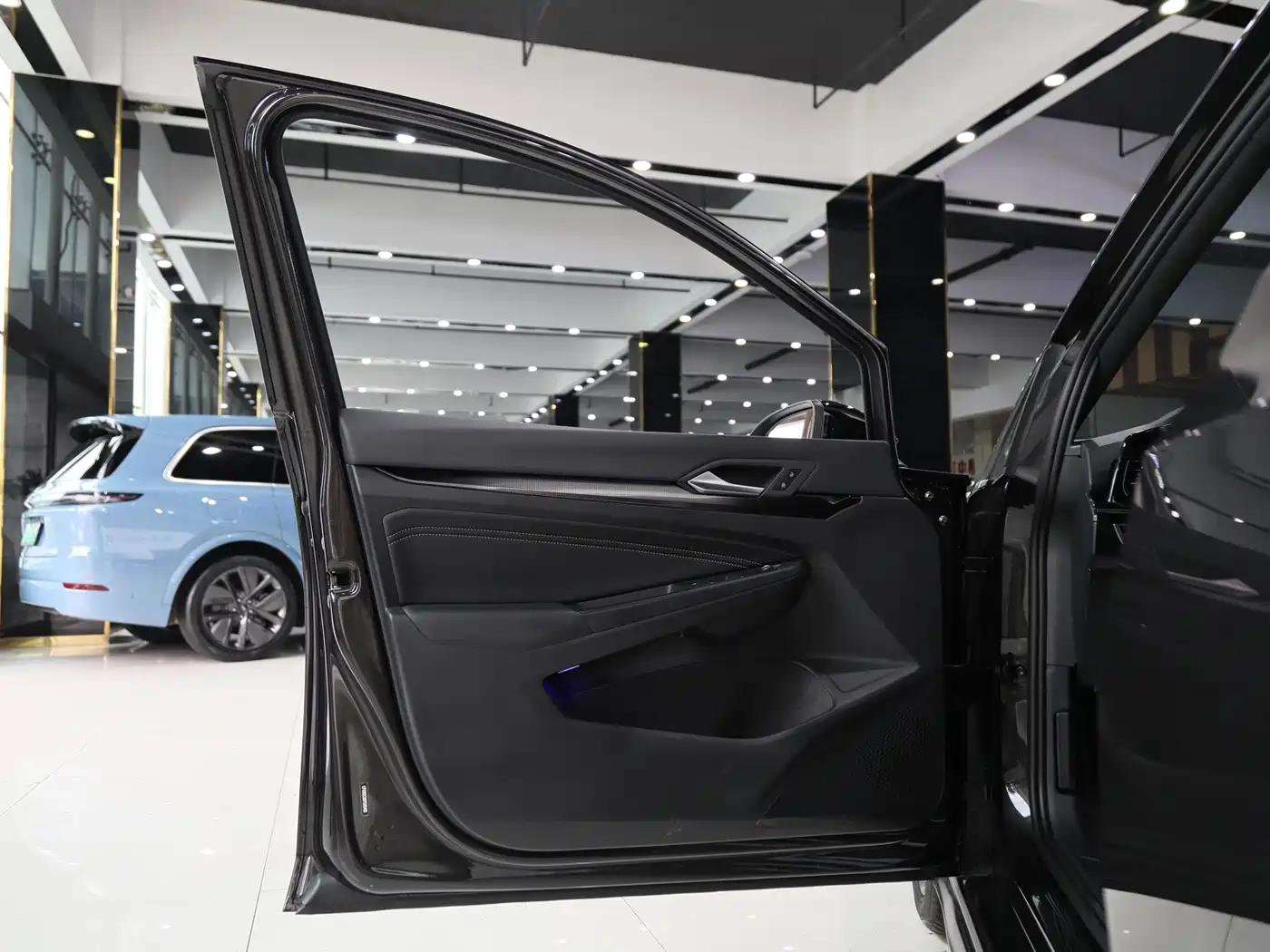Volkswagen Golf id 4659742 из Китая 13