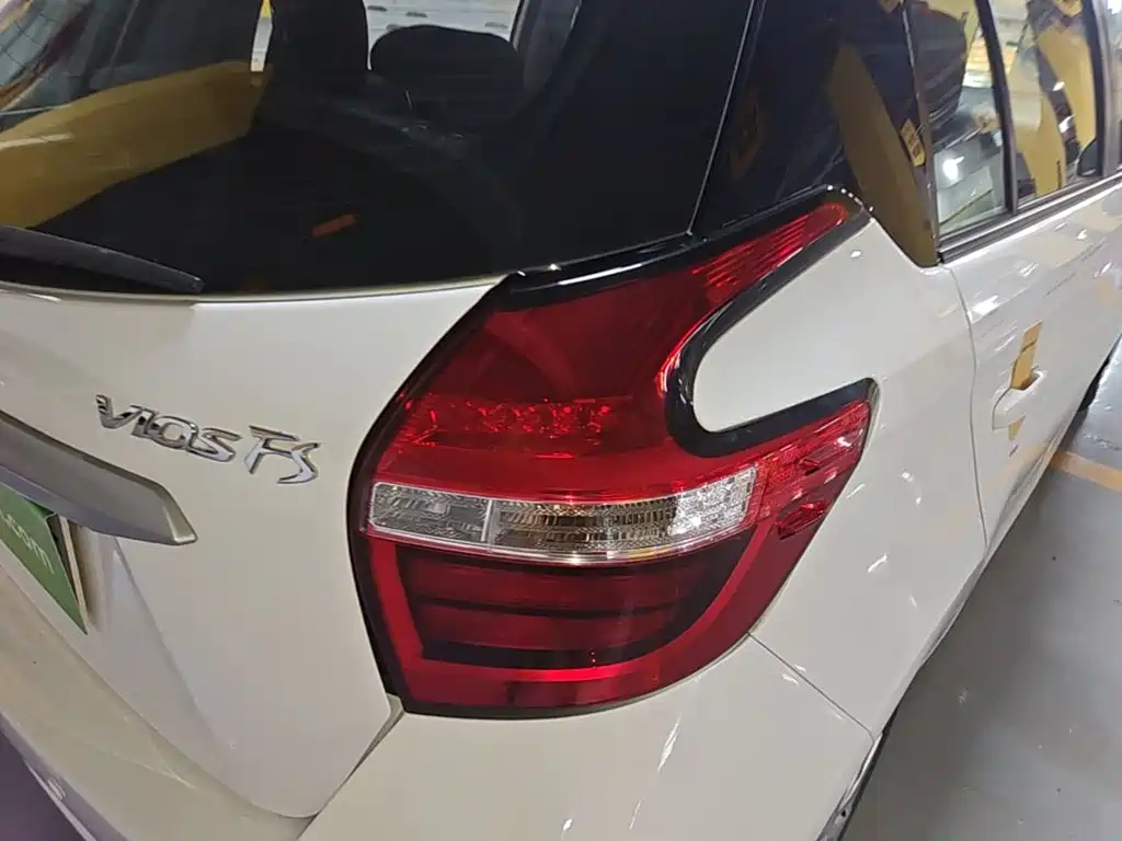Toyota Vios FS — миниатюра 8