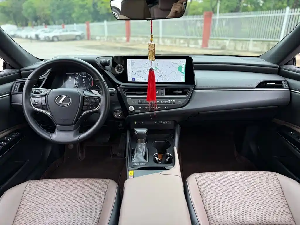 Lexus ES — миниатюра 6
