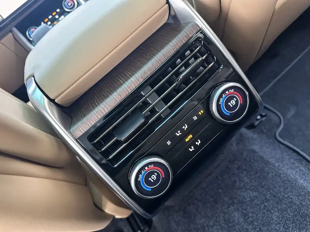 Land Rover Range Rover — миниатюра 5