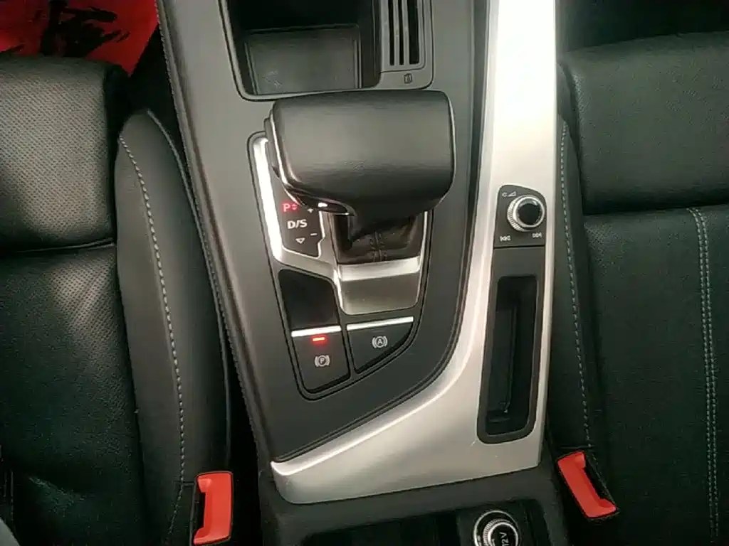 Audi A4L — миниатюра 14