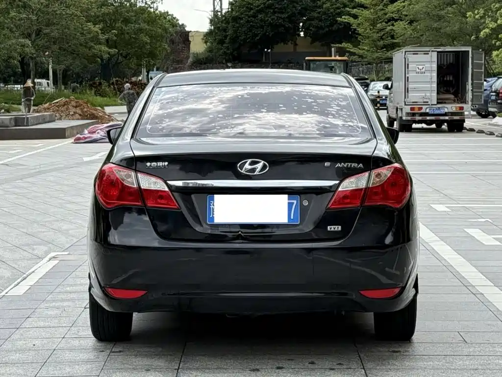 Hyundai Elantra — миниатюра 5
