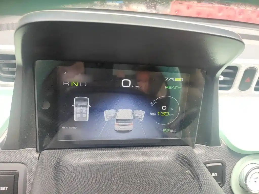 Wuling MINIEV — миниатюра 4