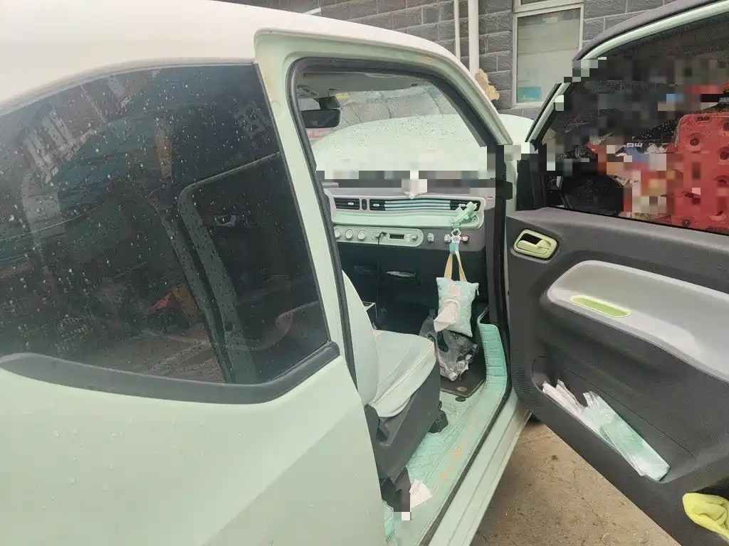 Wuling MINIEV — миниатюра 19