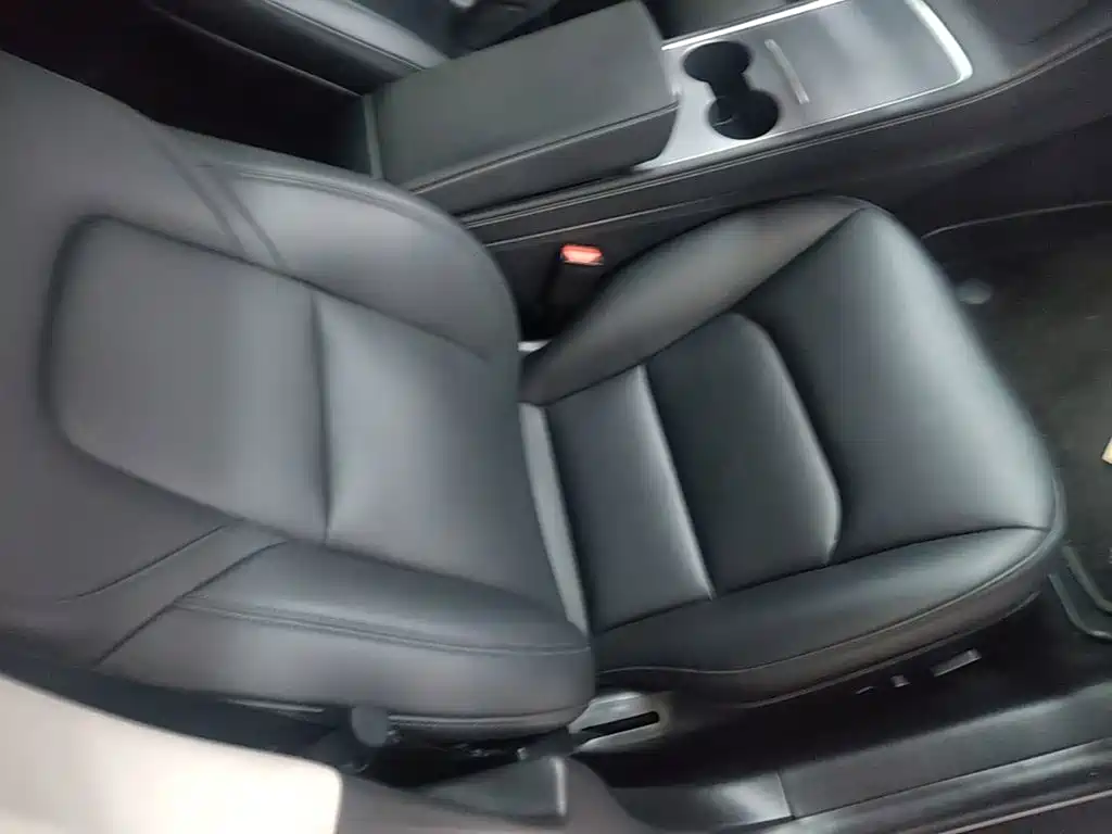 Tesla Model 3 — миниатюра 25