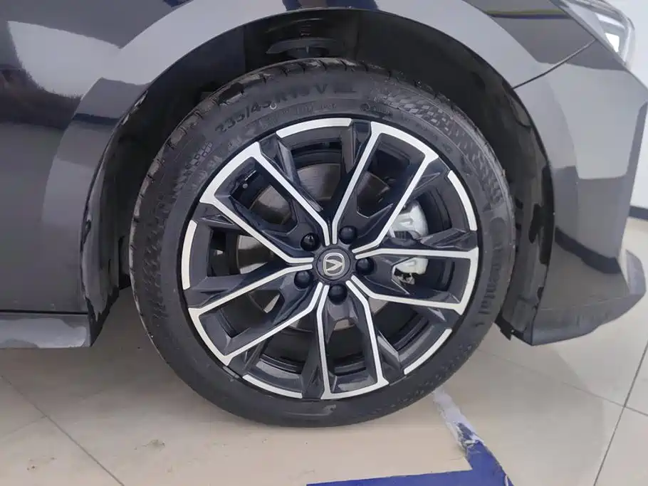 Changan UNI-V iDD — миниатюра 6