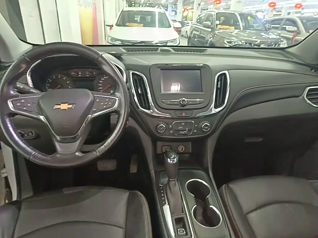 Chevrolet Equinox — миниатюра 13