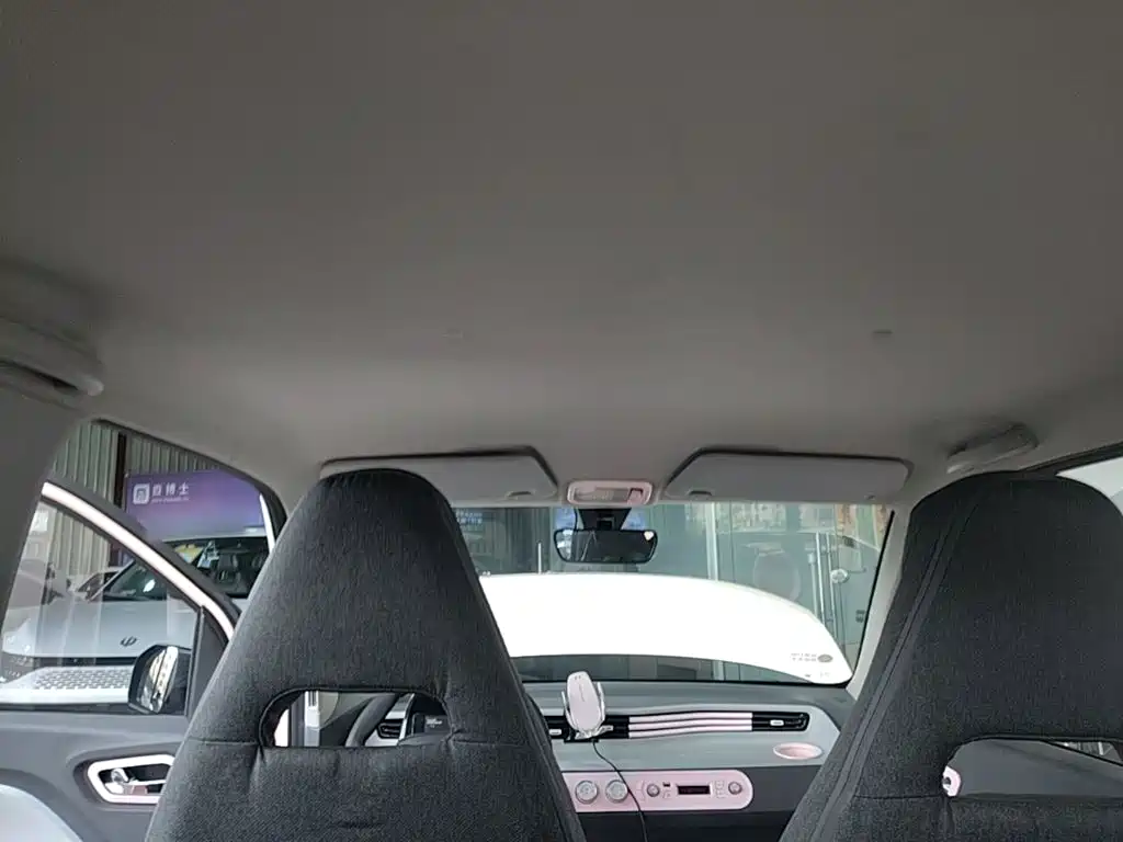 Wuling MINIEV — миниатюра 18