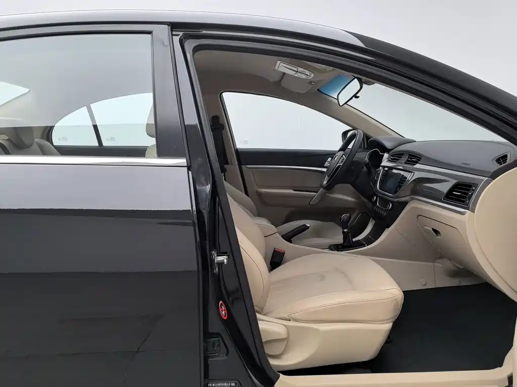 Geely Emgrand — миниатюра 23