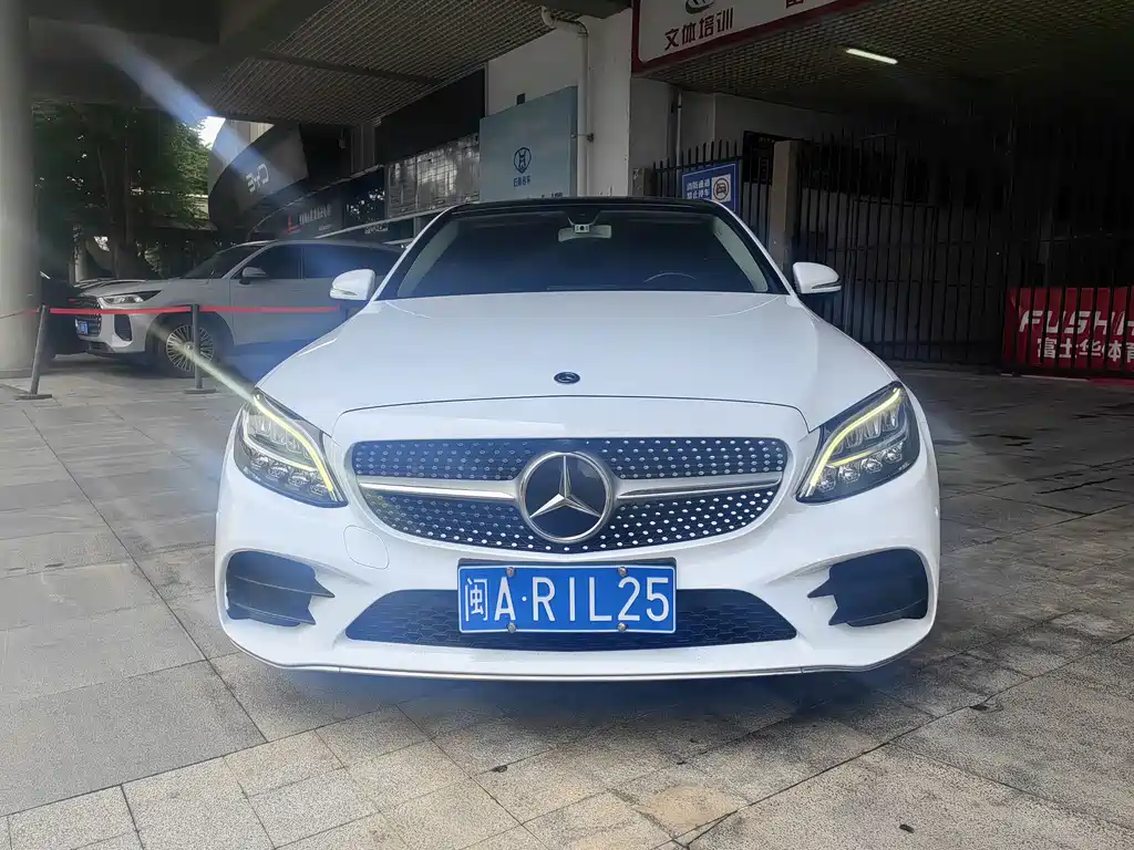 Mercedes-Benz C-Class — миниатюра 2