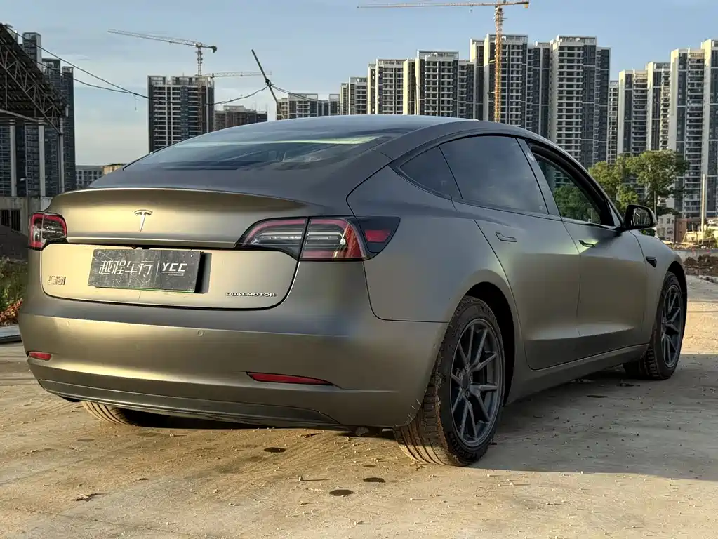 Tesla Model 3 — миниатюра 5