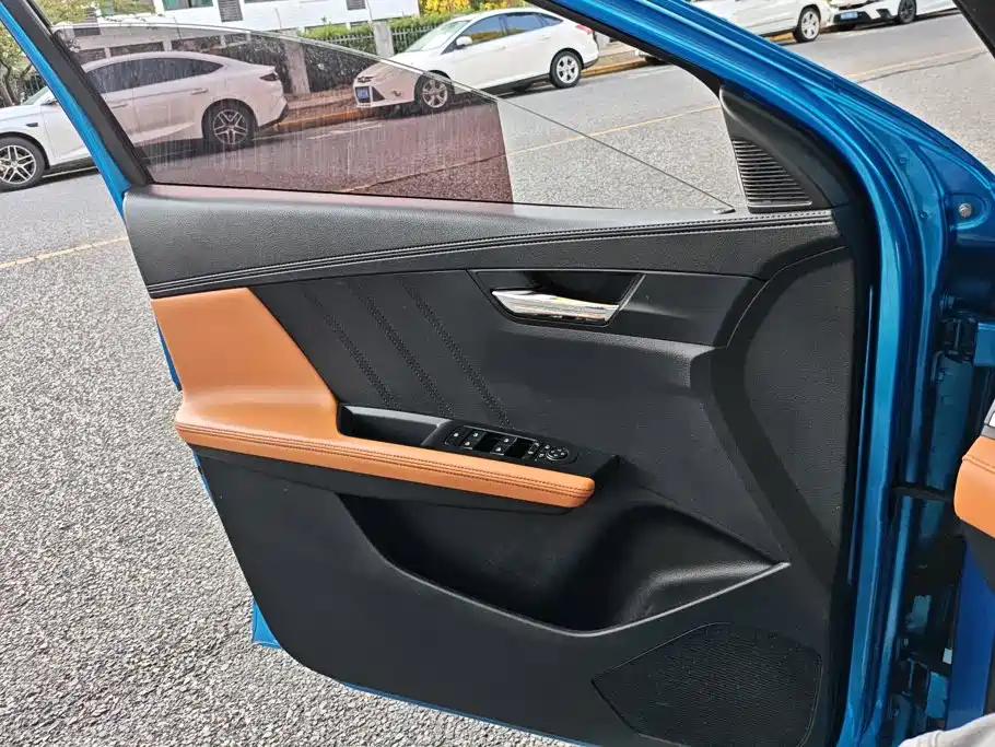 BYD e2 — миниатюра 6