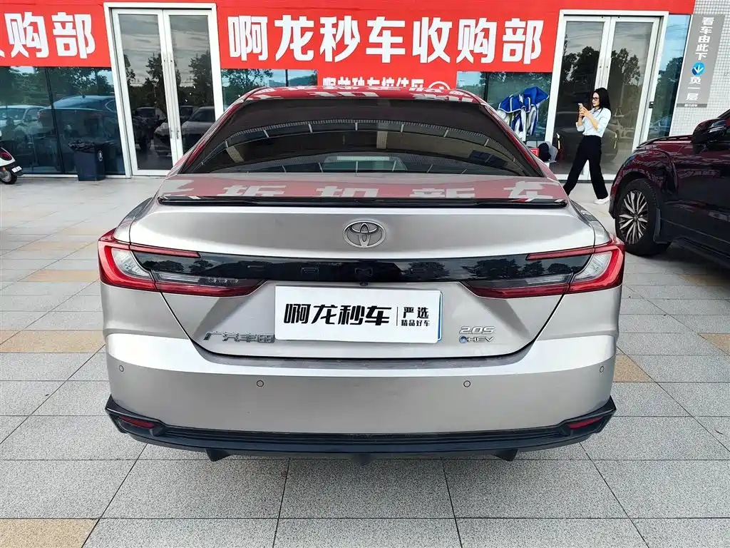 Toyota Camry — миниатюра 8