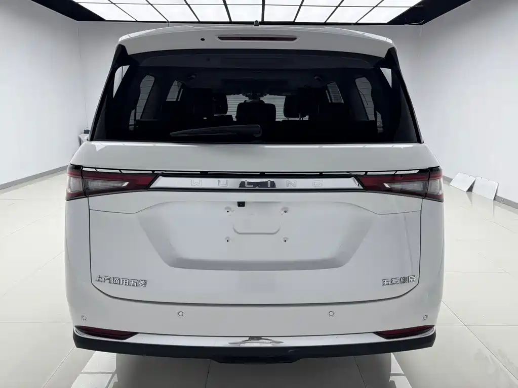 Wuling Jiachen — миниатюра 5