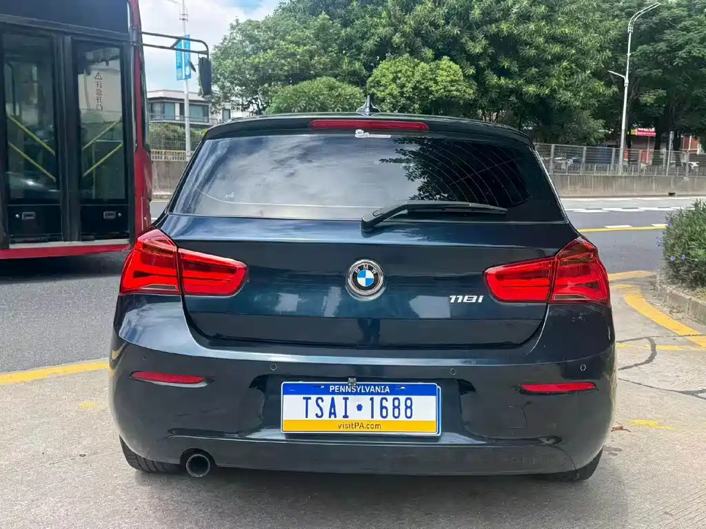 BMW 1 Series (Import) — миниатюра 4