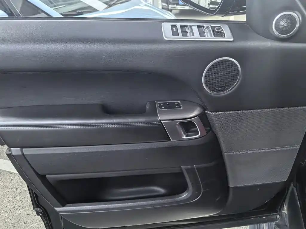 Land Rover Sport — миниатюра 5