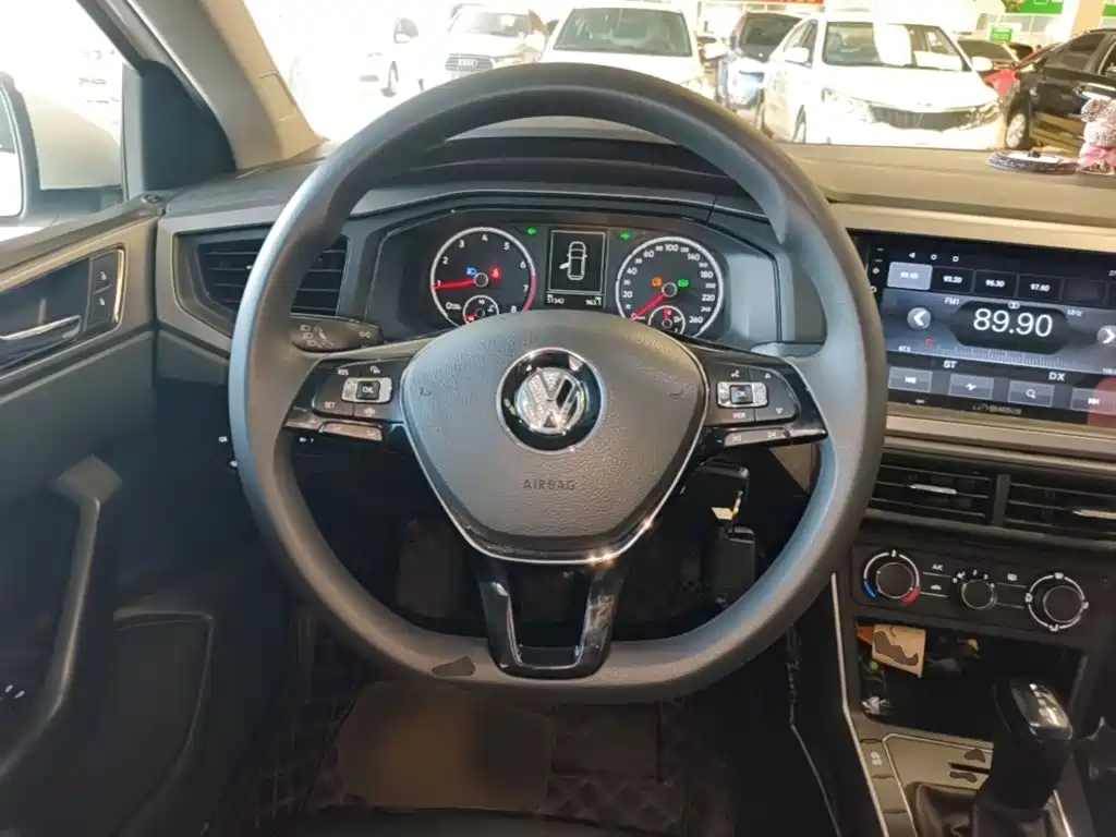 Volkswagen Polo — миниатюра 11