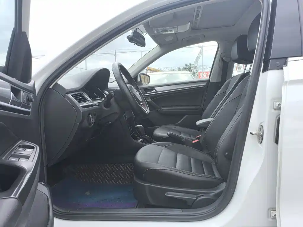Volkswagen Jetta — миниатюра 18