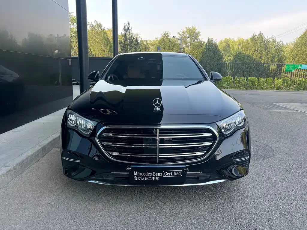 Mercedes-Benz E-Class — миниатюра 2