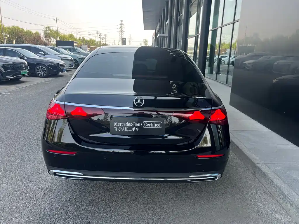 Mercedes-Benz E-Class — миниатюра 5