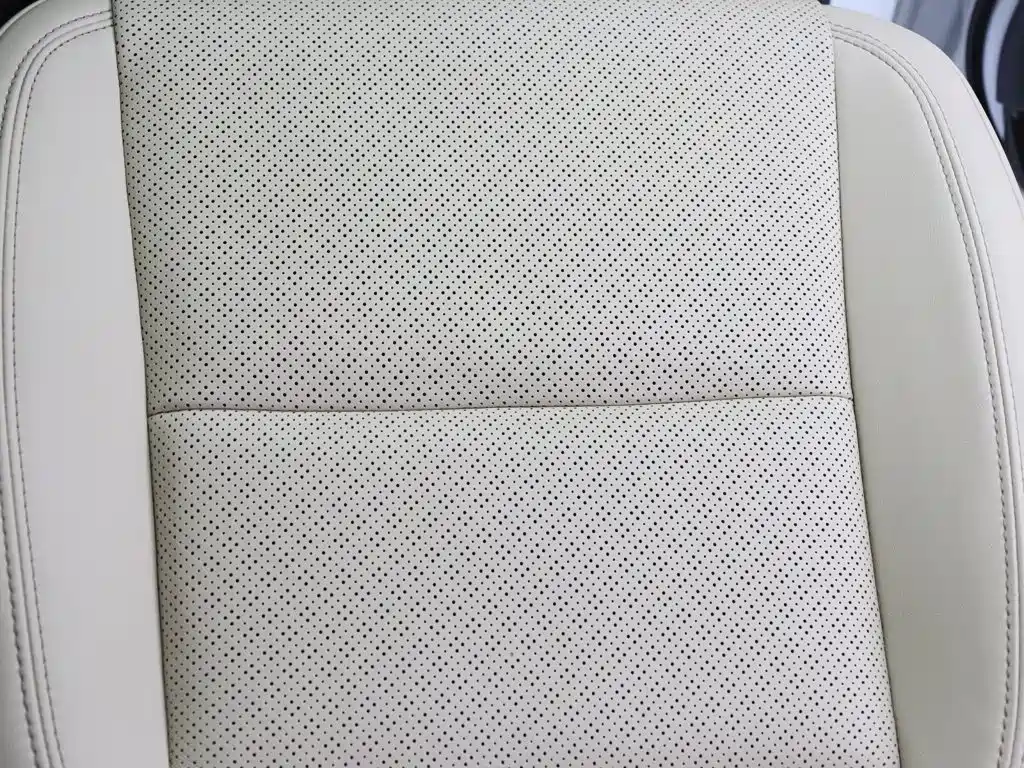 Toyota Alphard — миниатюра 20