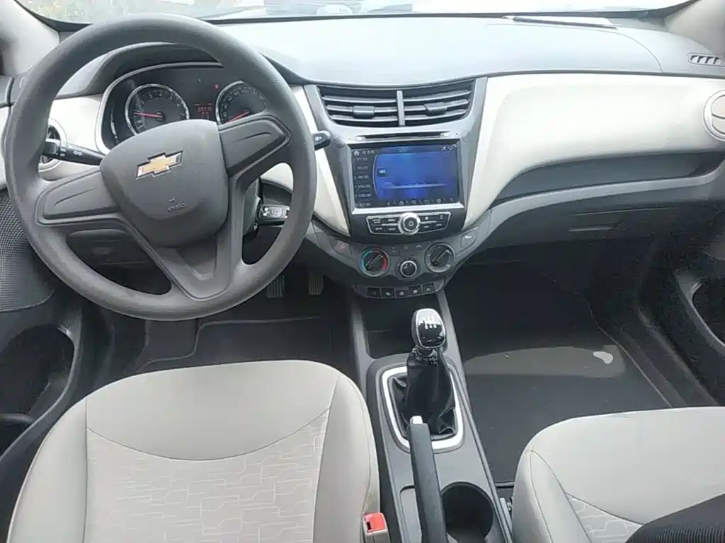 Chevrolet Sail 2015 3 1.5L MT