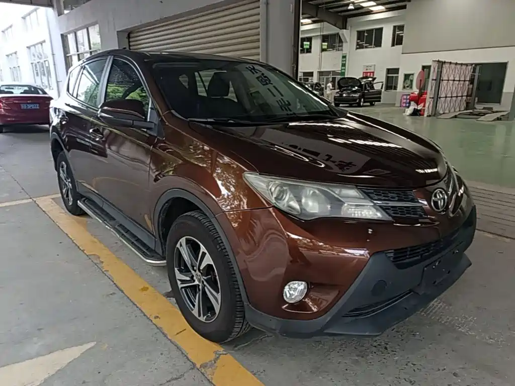 Toyota RAV4 — миниатюра 4