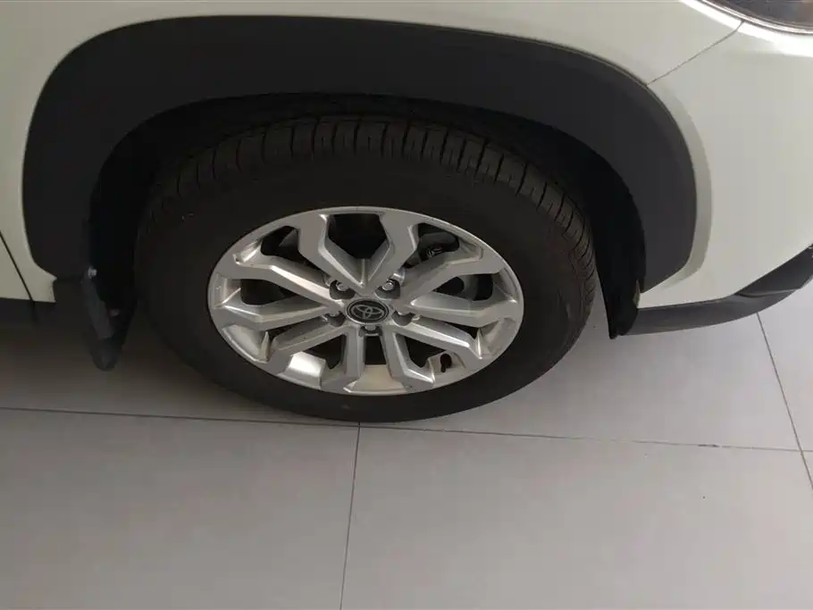 Toyota Frontlander 2024 2.0L CVT Lead