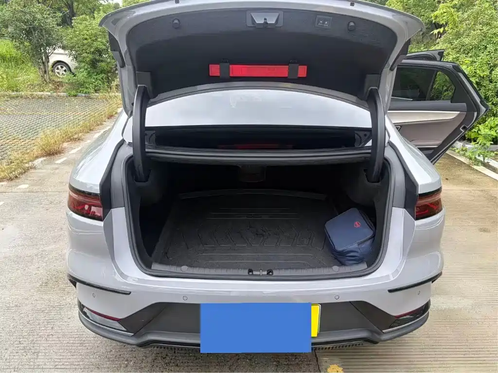 BYD Han — миниатюра 11