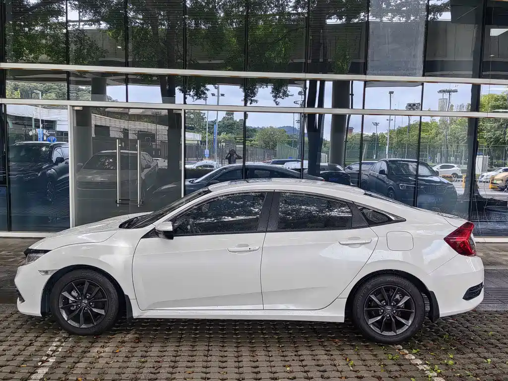 Honda Civic — миниатюра 4