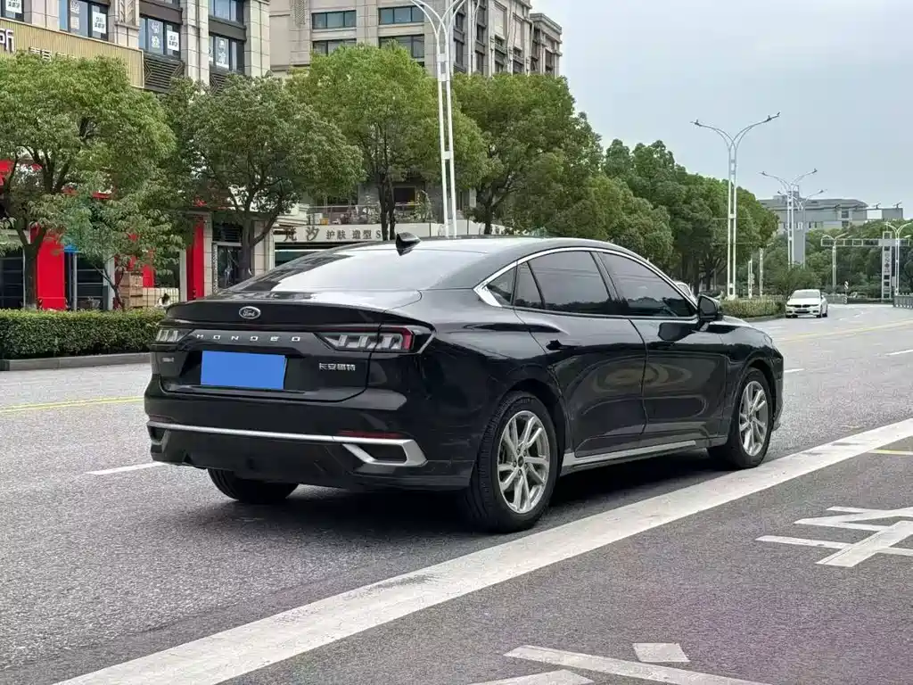 Ford Mondeo 2023 EcoBoost 245 Luxury